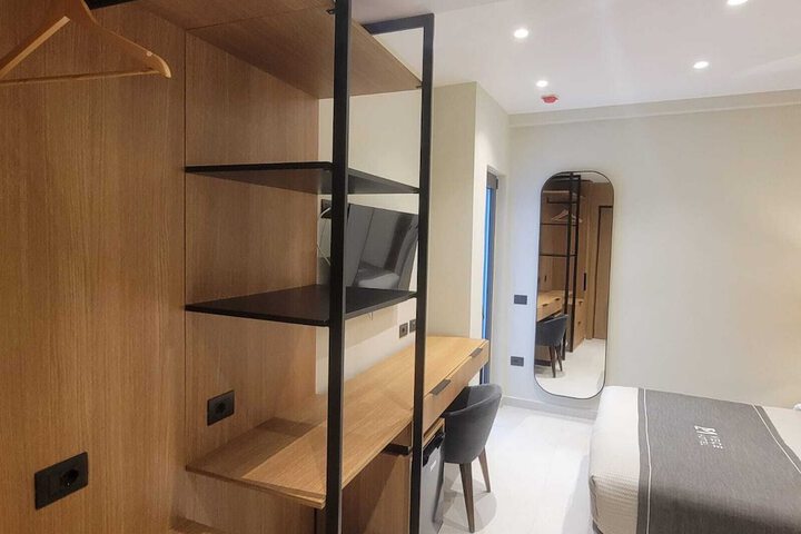 Room 19 of 53