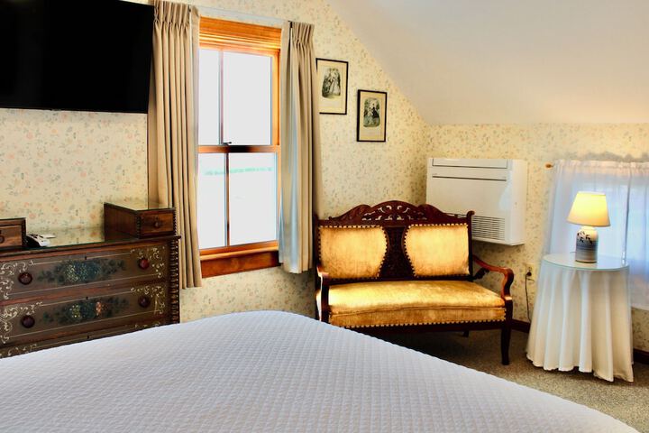 Room 52 of 100