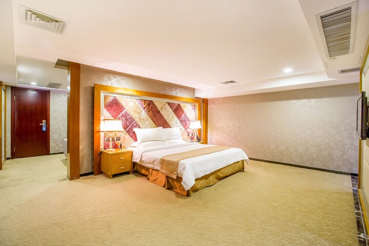 Room 15 of 31