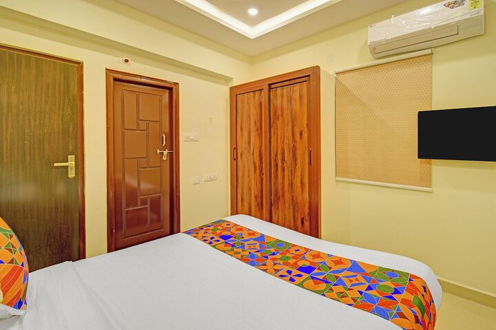 Room 12 of 27