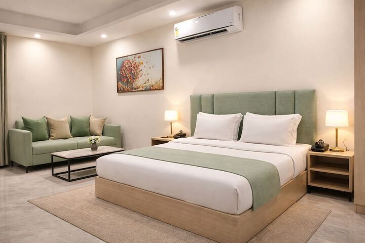 Room 9 of 29