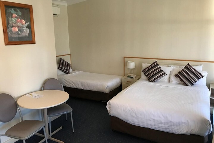Room 9 of 20