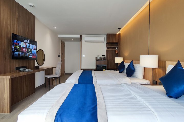 Room 9 of 35