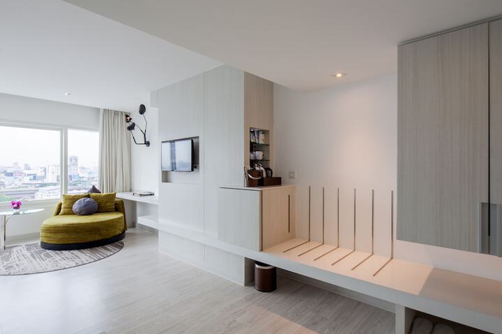 Room 12 of 140