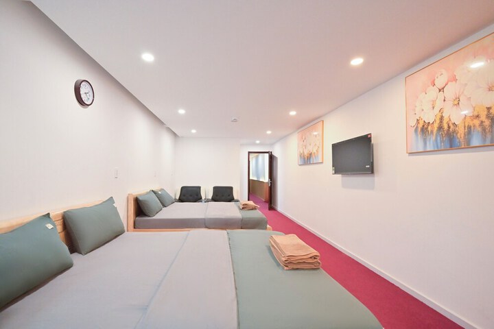 Room 16 of 56