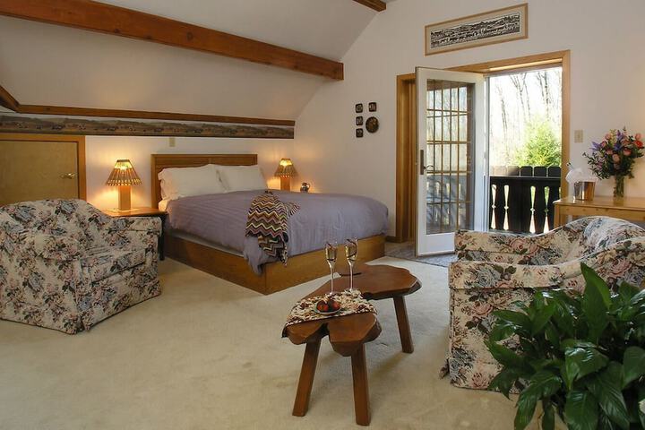Room 5 of 18