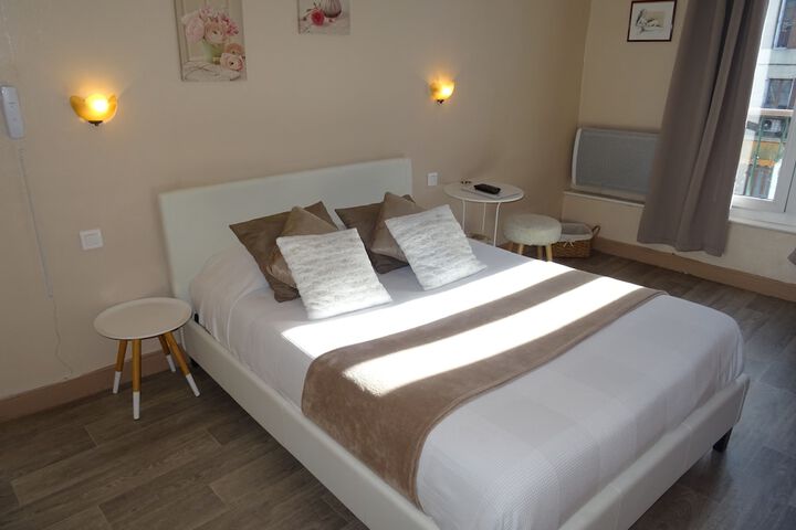 Room 8 of 22