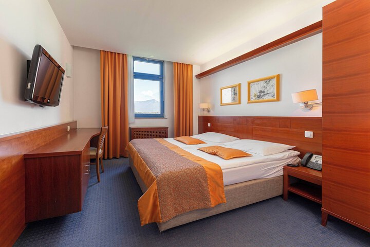 Room 60 of 155
