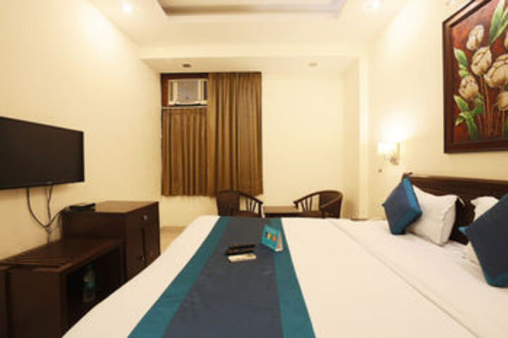 Room 9 of 23