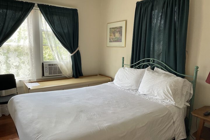 Room 162 of 246