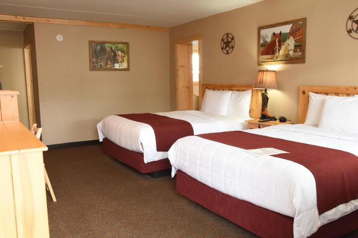 Traditional Room 2 Queen Beds Side Building (3 of 28)