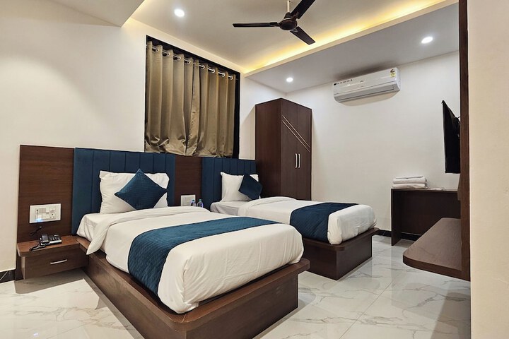 Room 4 of 22