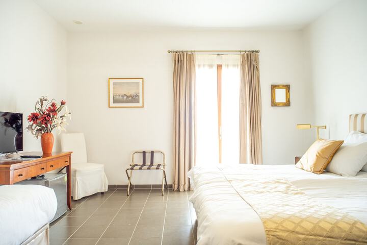 Room 20 of 103