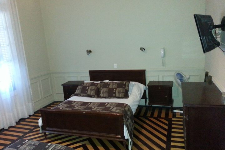 Room 8 of 40