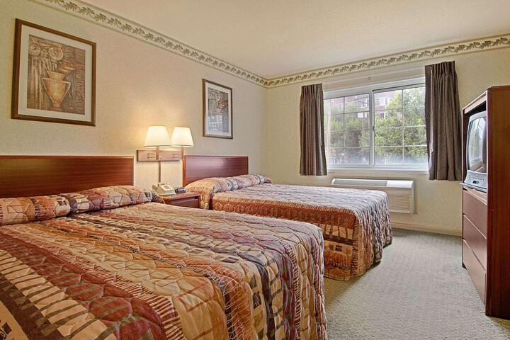 2 Double Beds (1 of 4)