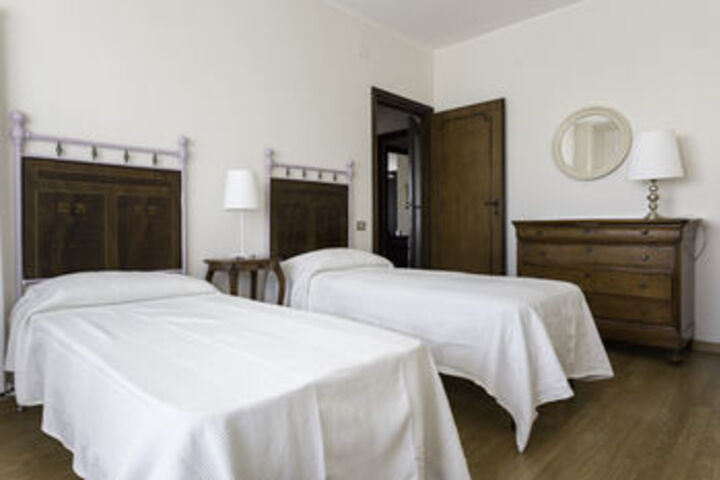 Room 42 of 78
