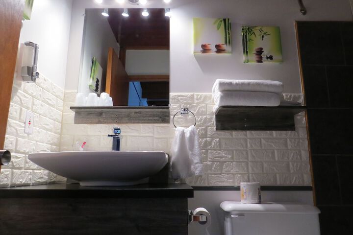 Room 165 of 167