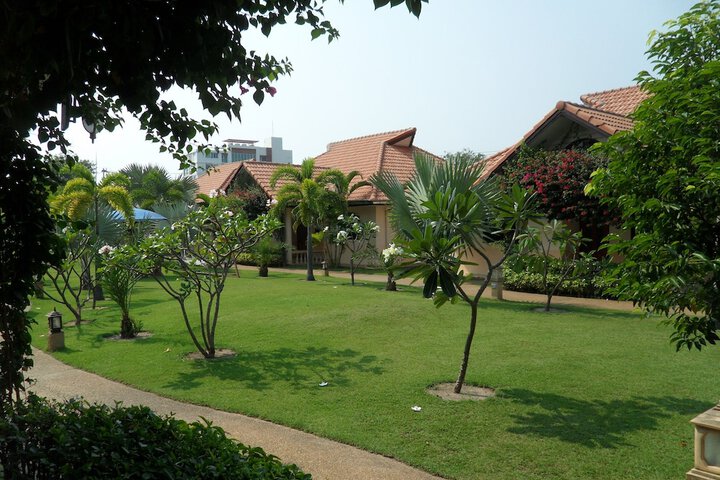 Hotel Exterior 67 of 79