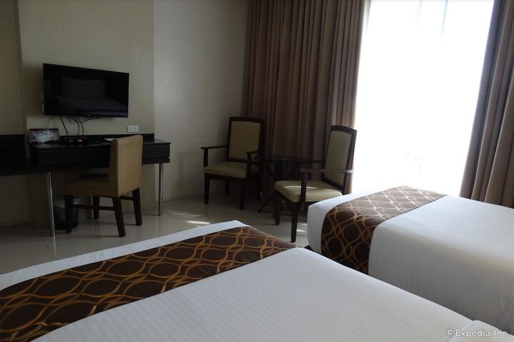 Room 17 of 38