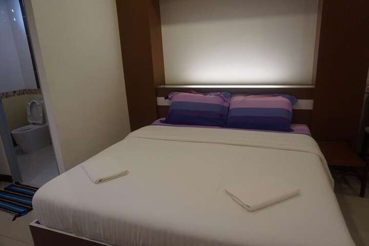 Room 8 of 29
