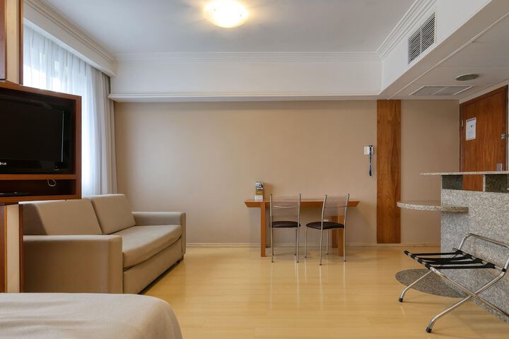 Room 14 of 74