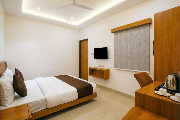 Room 17 of 31