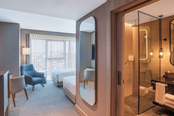 Room 10 of 85
