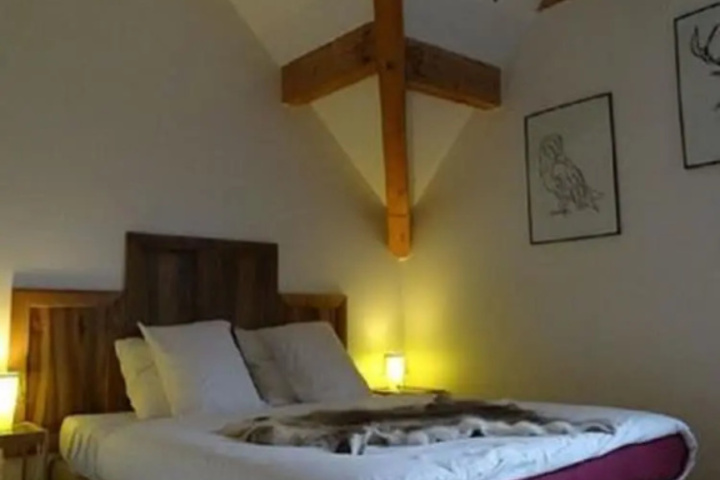 Room 4 of 14
