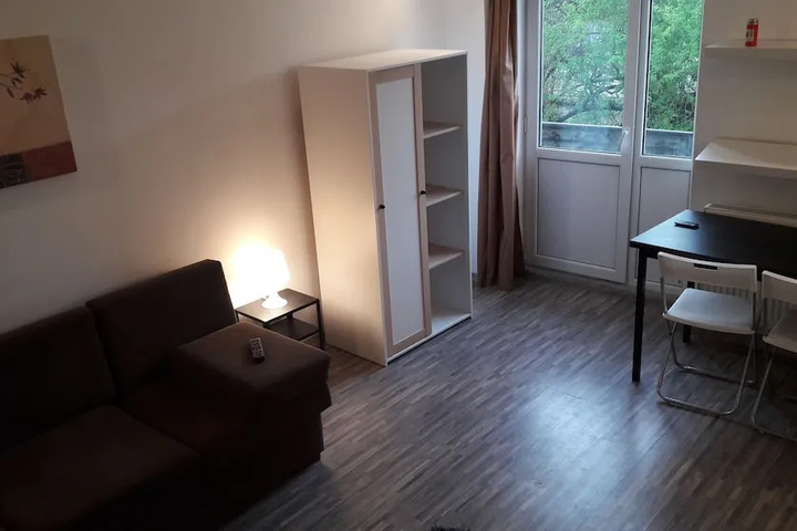 Room 5 of 17