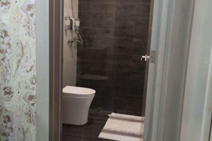 Room 12 of 49