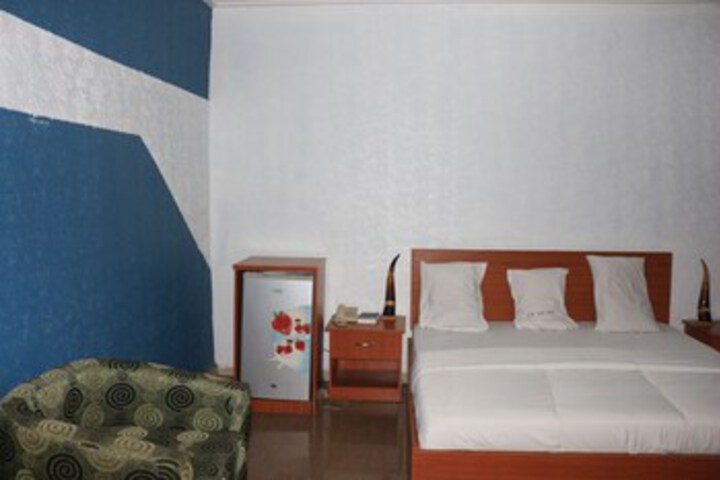 Room 11 of 14