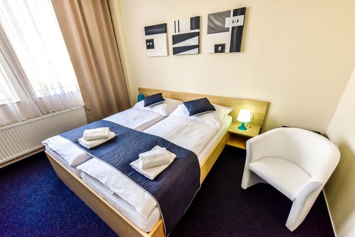 Room 20 of 33
