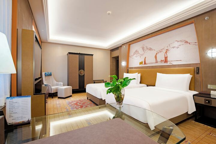 Room 8 of 48