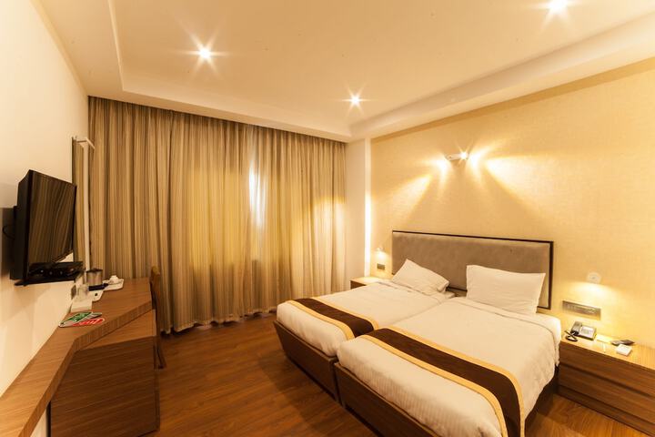 Room 8 of 15