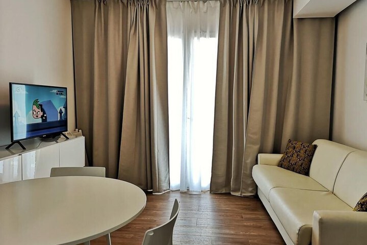 Room 16 of 28
