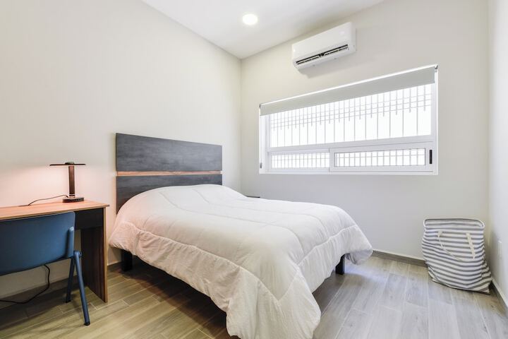 Room 51 of 228