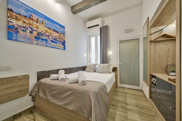Room 3 of 19