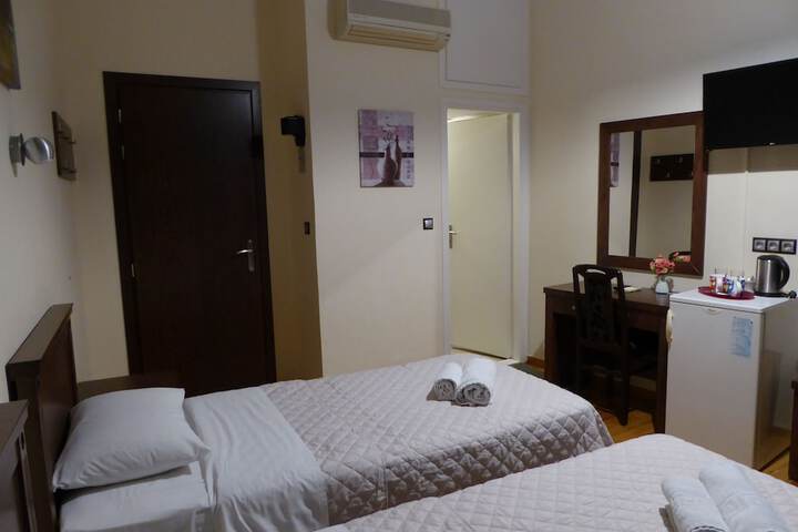 Room 42 of 70