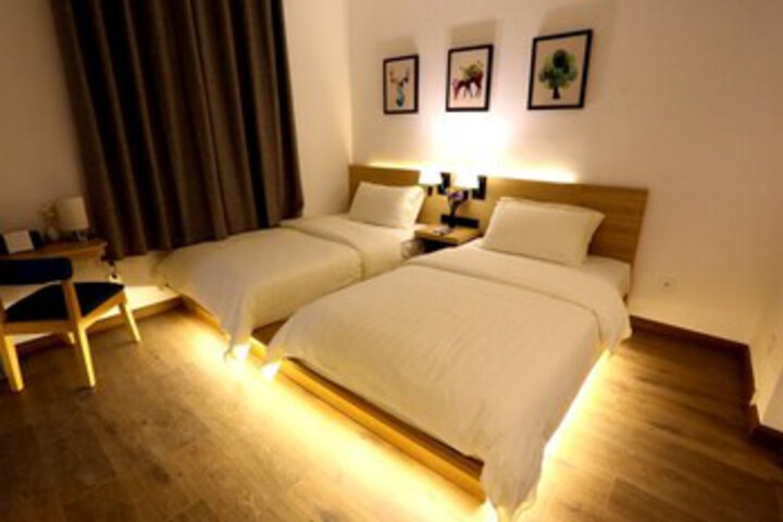 Room 16 of 45