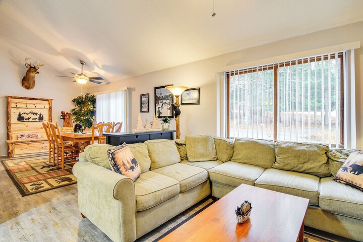 Cozy Bartlett Condo w / Deck & Resort Amenities!