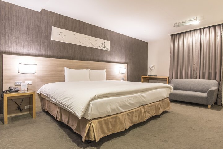 Room 10 of 60