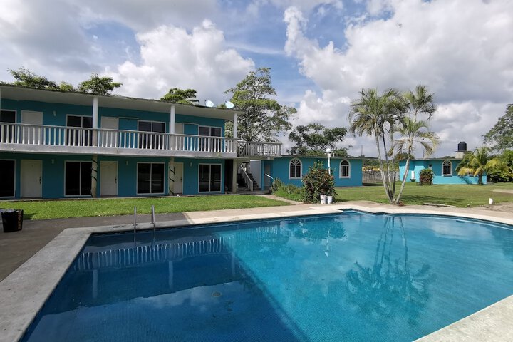 Pool 10 of 13