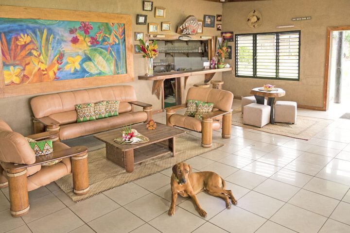 Lounge 57 of 66