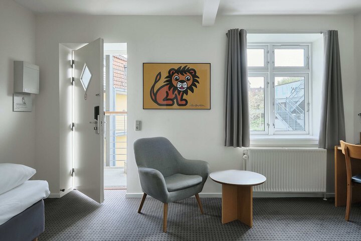 Room 28 of 57