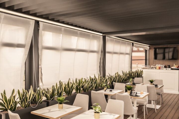 Lounge 185 of 209
