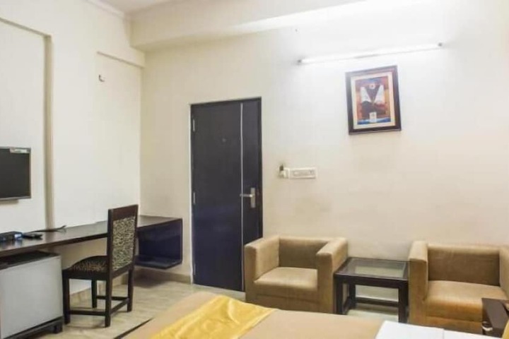 Room 8 of 31