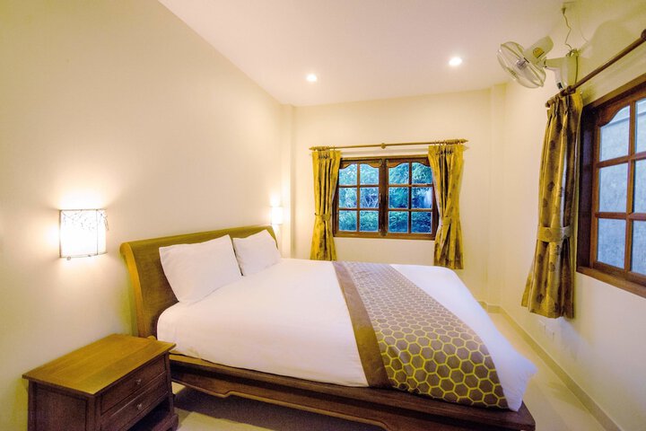 Room 3 of 60