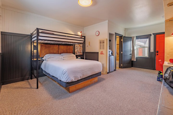 Room 13 of 60