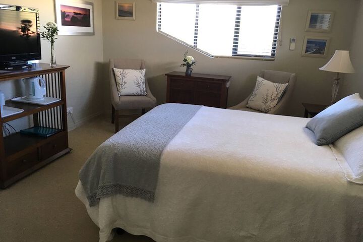 Room 2 of 28