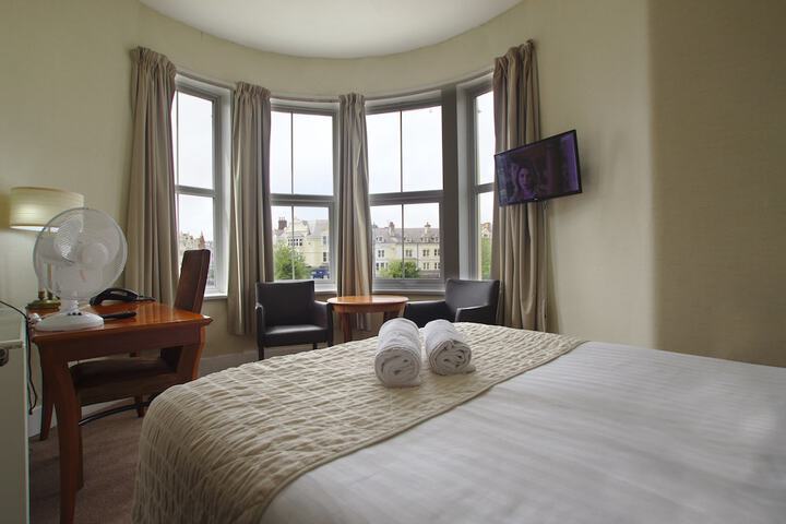 Room 3 of 50